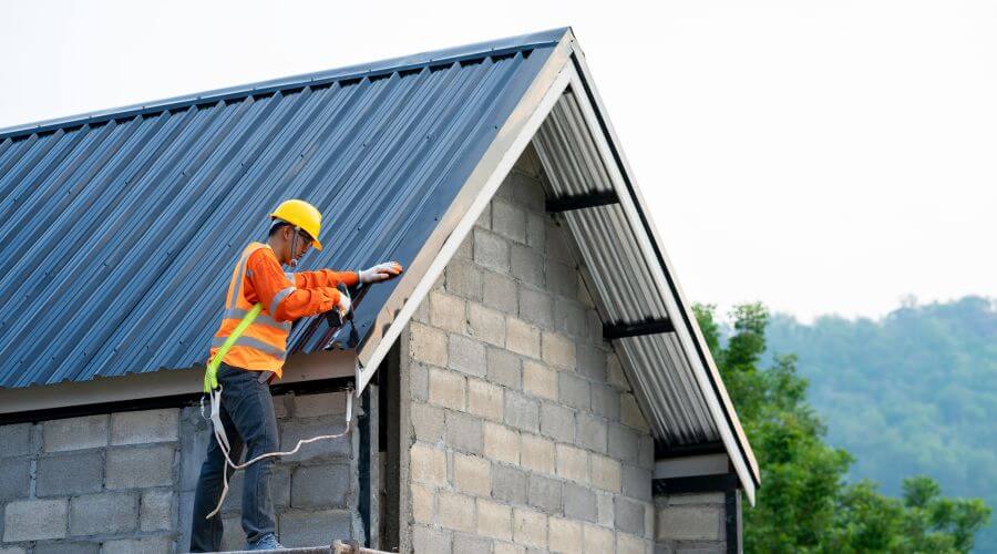 Professional gutter cleaning in Hampden, MA